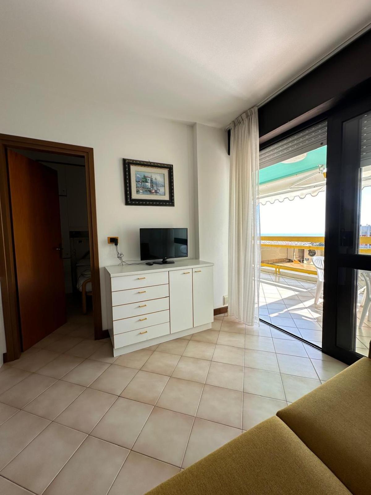 Complesso Solarium Lägenhet Bibione Exteriör bild