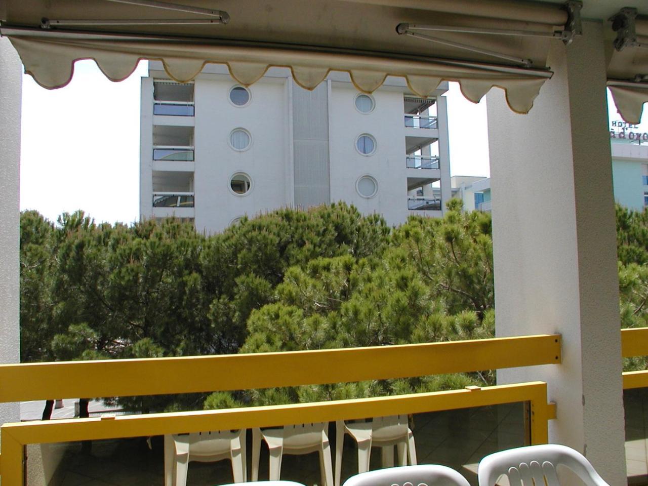 Complesso Solarium Lägenhet Bibione Exteriör bild