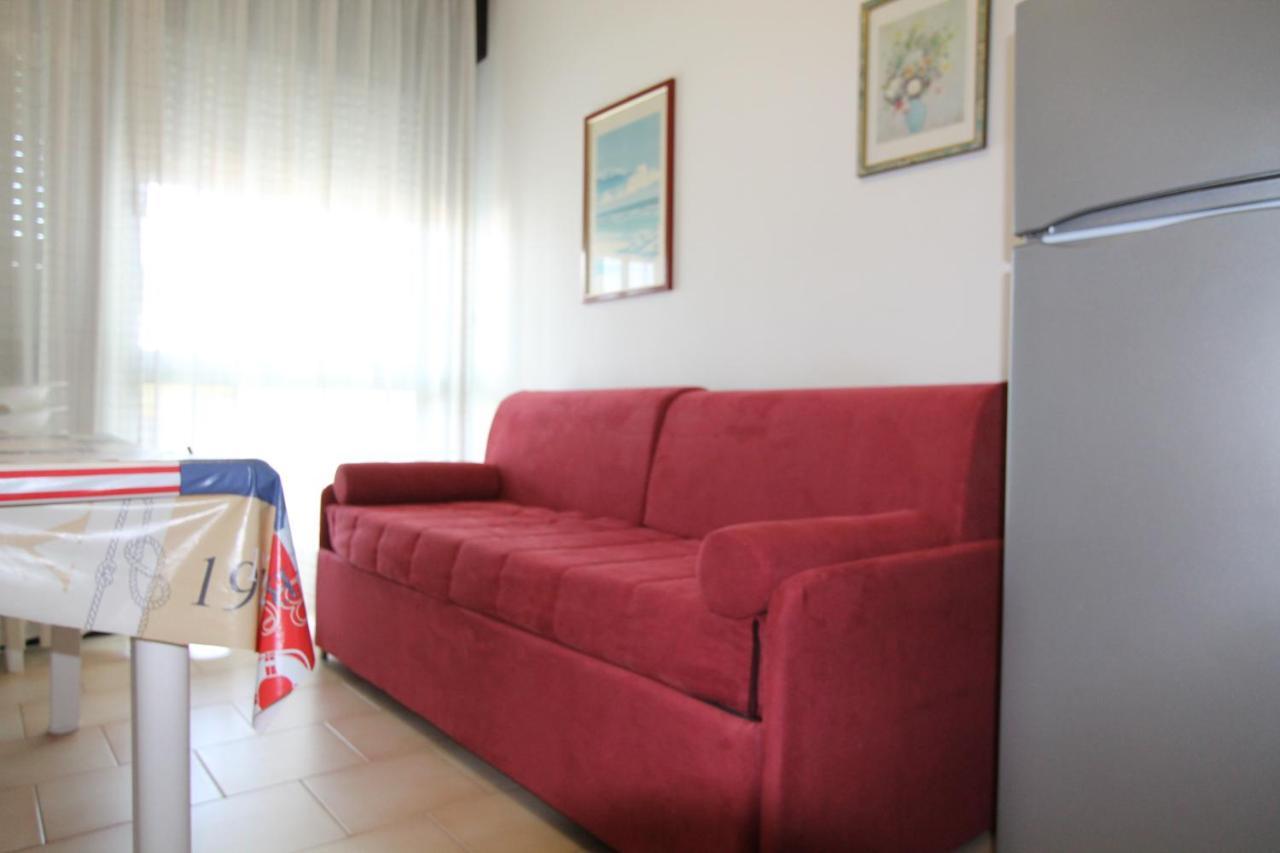 Complesso Solarium Lägenhet Bibione Exteriör bild