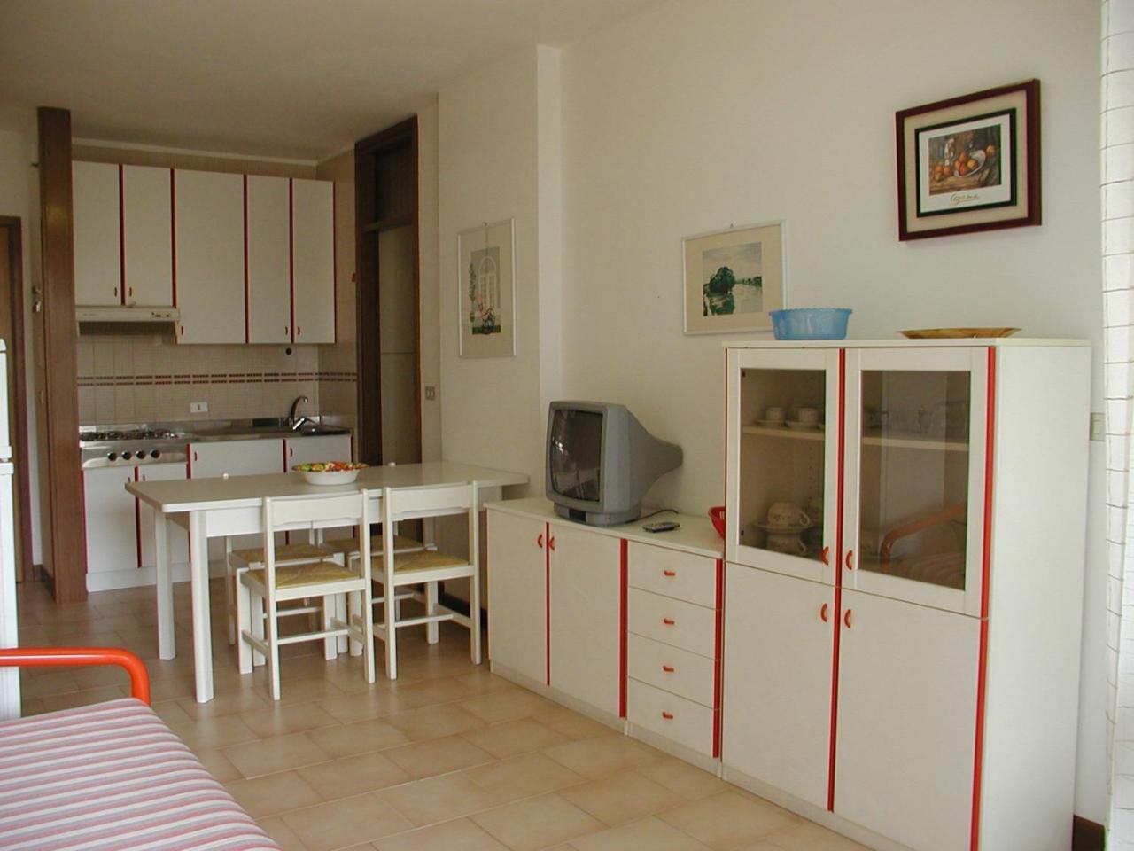 Complesso Solarium Lägenhet Bibione Exteriör bild
