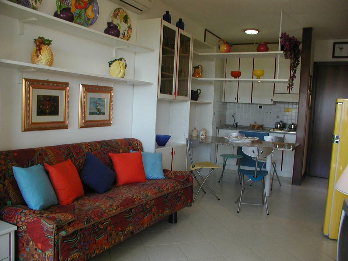 Complesso Solarium Lägenhet Bibione Exteriör bild