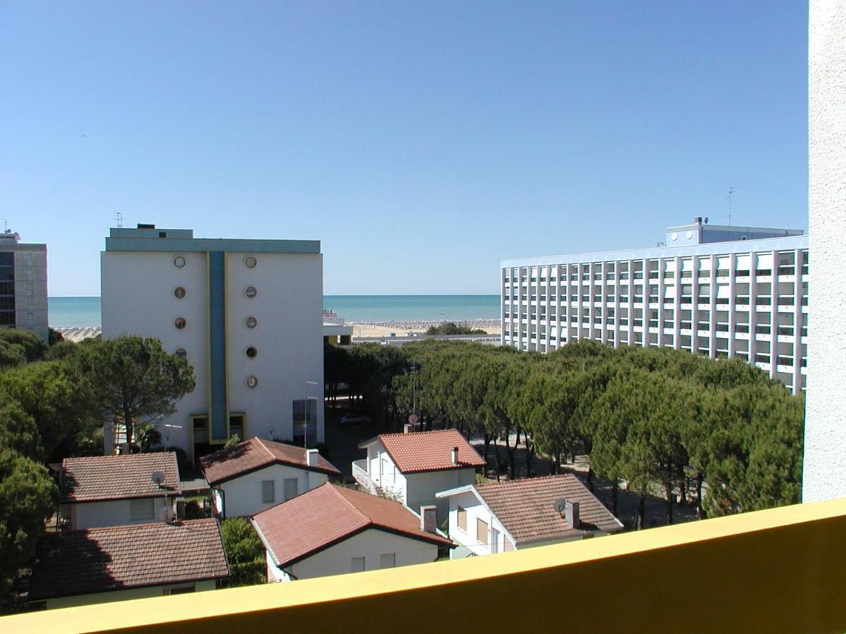 Complesso Solarium Lägenhet Bibione Exteriör bild