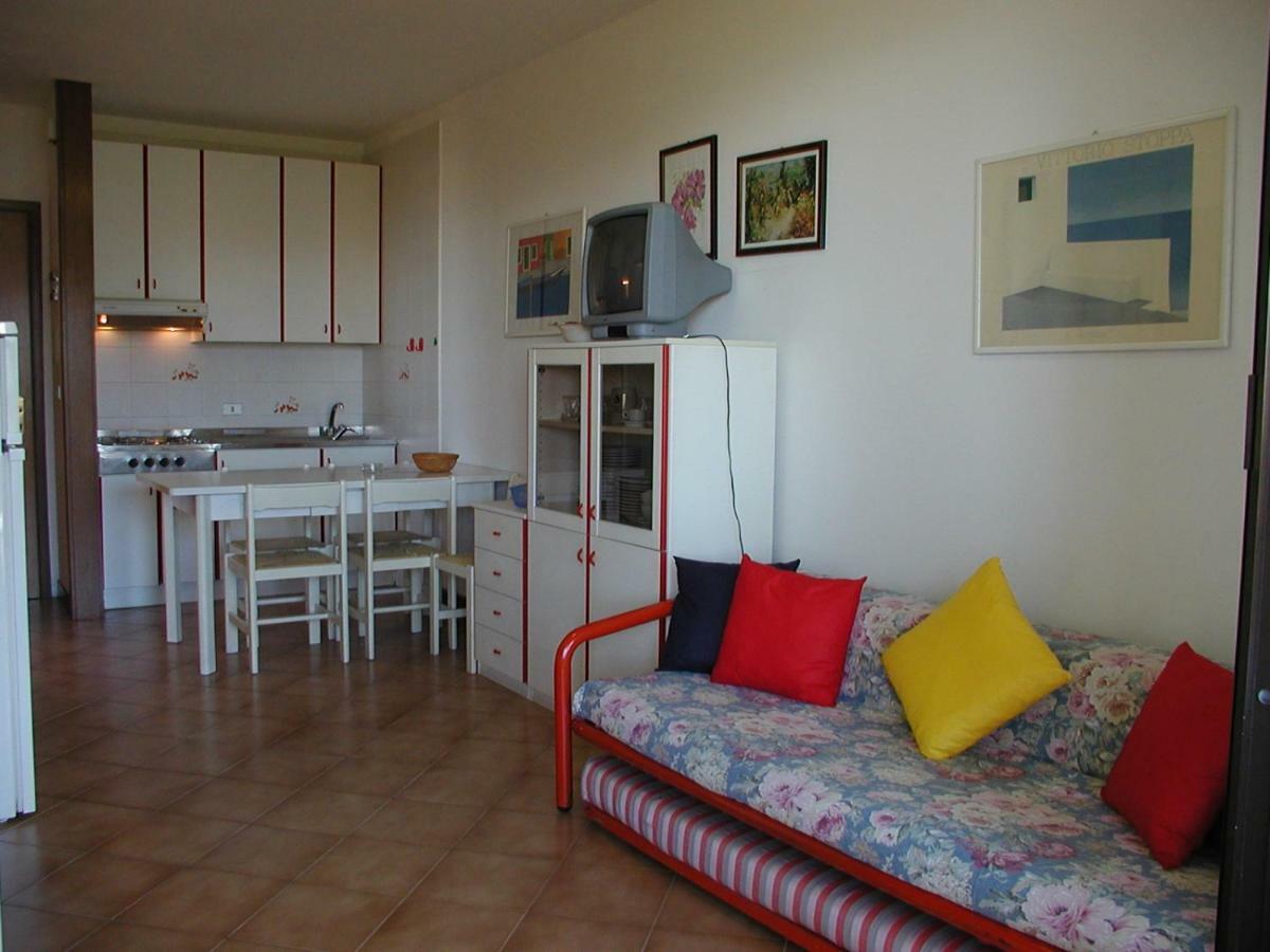 Complesso Solarium Lägenhet Bibione Exteriör bild