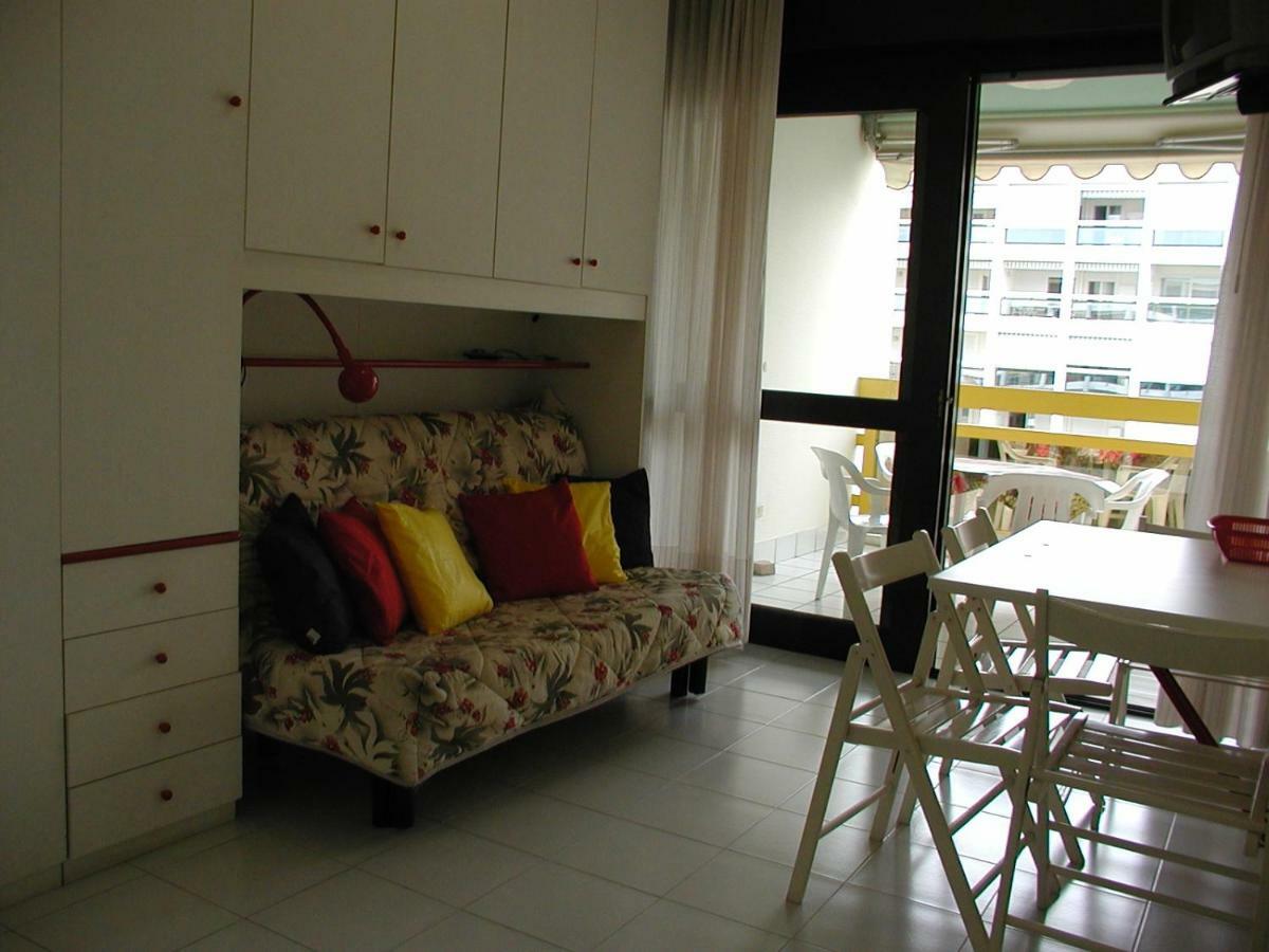 Complesso Solarium Lägenhet Bibione Exteriör bild