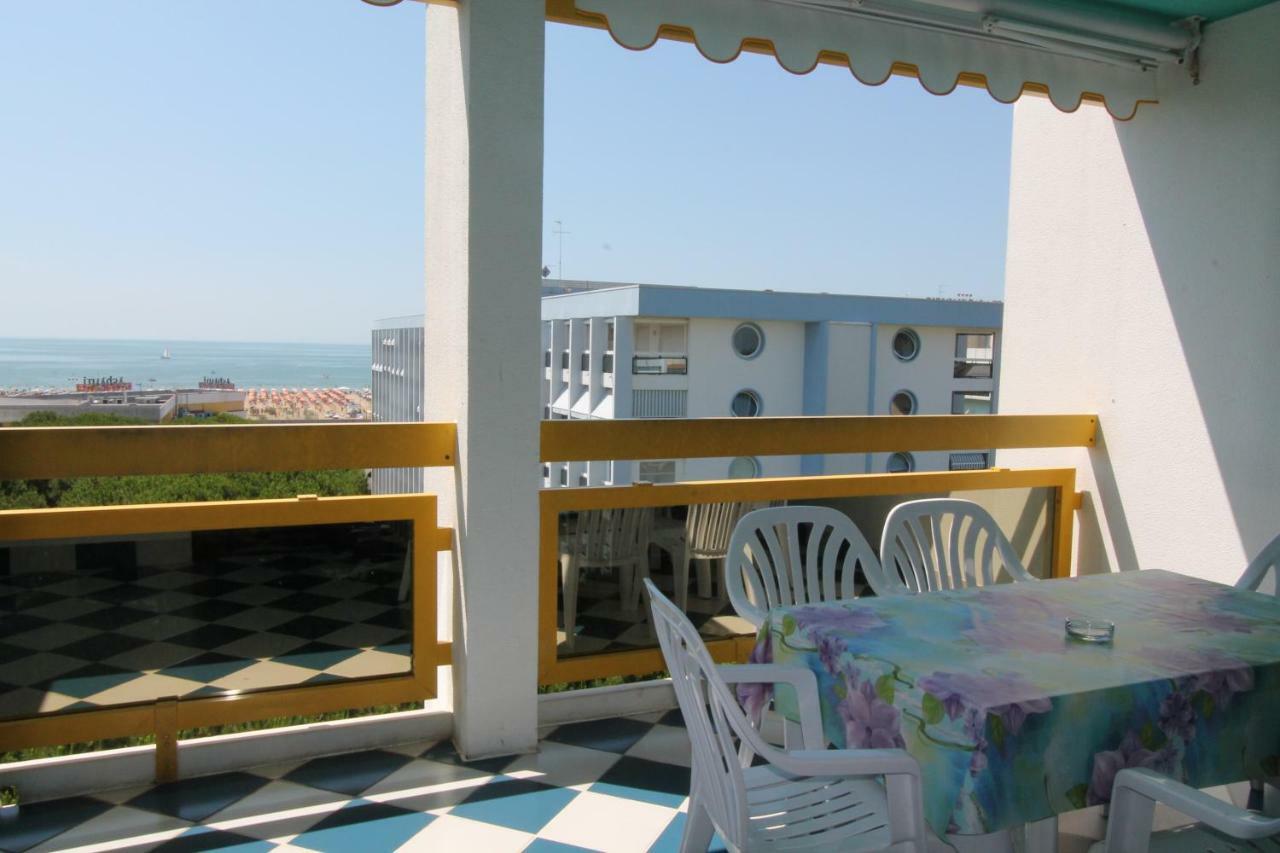 Complesso Solarium Lägenhet Bibione Exteriör bild